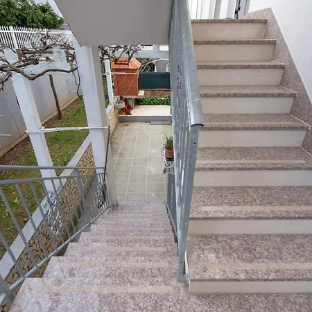 Apartment Lacic Est